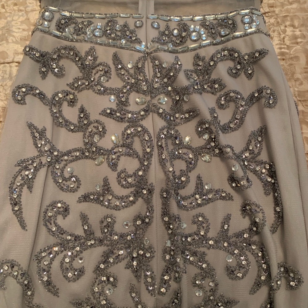 JOVANI SILVER DRESS SIZE 2 BEADED RHINESTONES !!! - Picture 4 of 5
